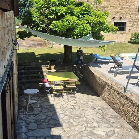 Beautiful Stone House With Private Pool Dordogne Valley بيت للعطل *