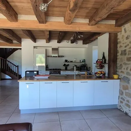 Beautiful Stone House With Private Pool Dordogne Valley بيت للعطل *