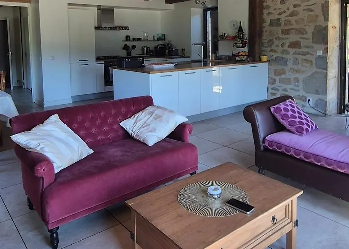 Beautiful Stone House With Private Pool Dordogne Valley بيت للعطل *